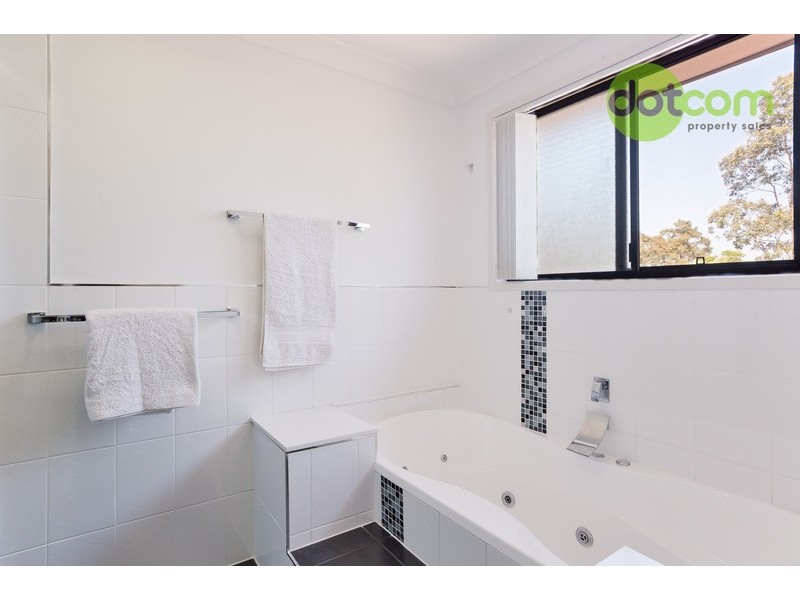 7 Glenridding Grove, Lakelands NSW 2282