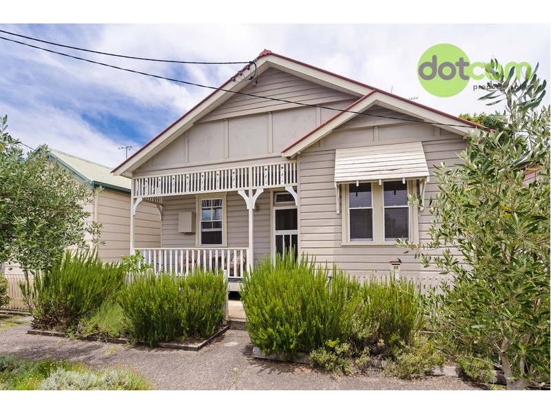 11 Gulliver Street, Hamilton NSW 2303