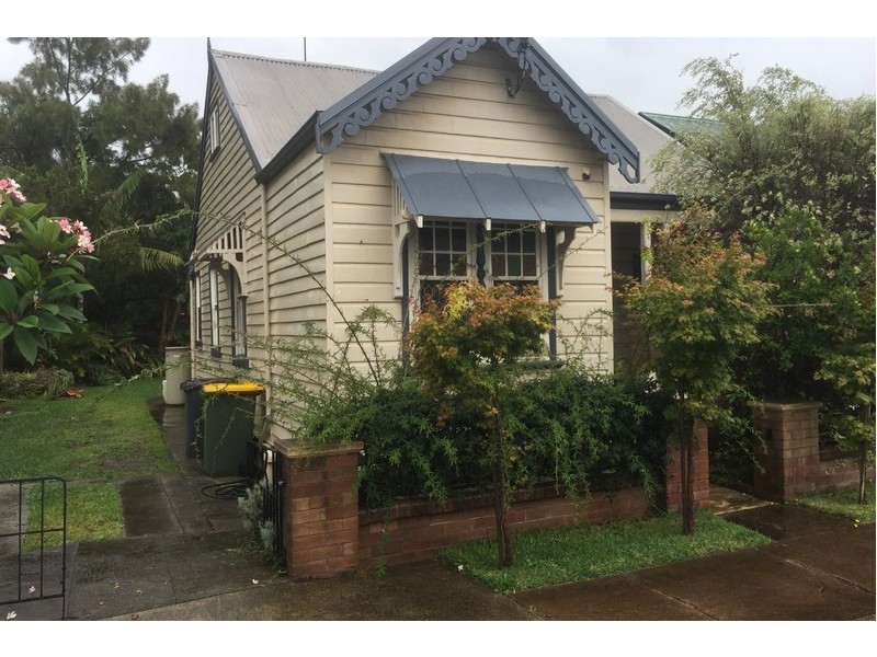 2 Dulling Street, Waratah NSW 2298