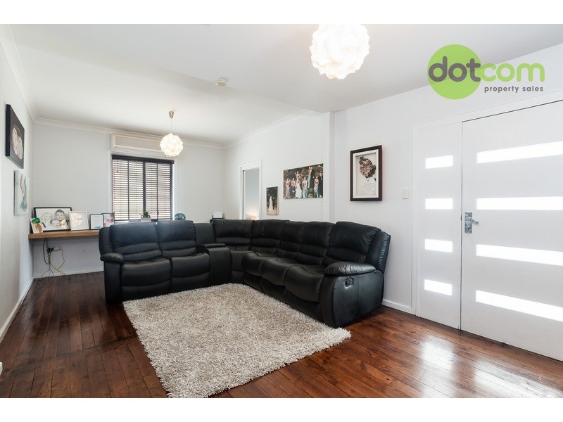 17 Grove Street, Waratah NSW 2298