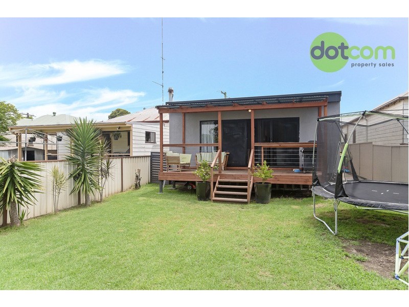 17 Grove Street, Waratah NSW 2298