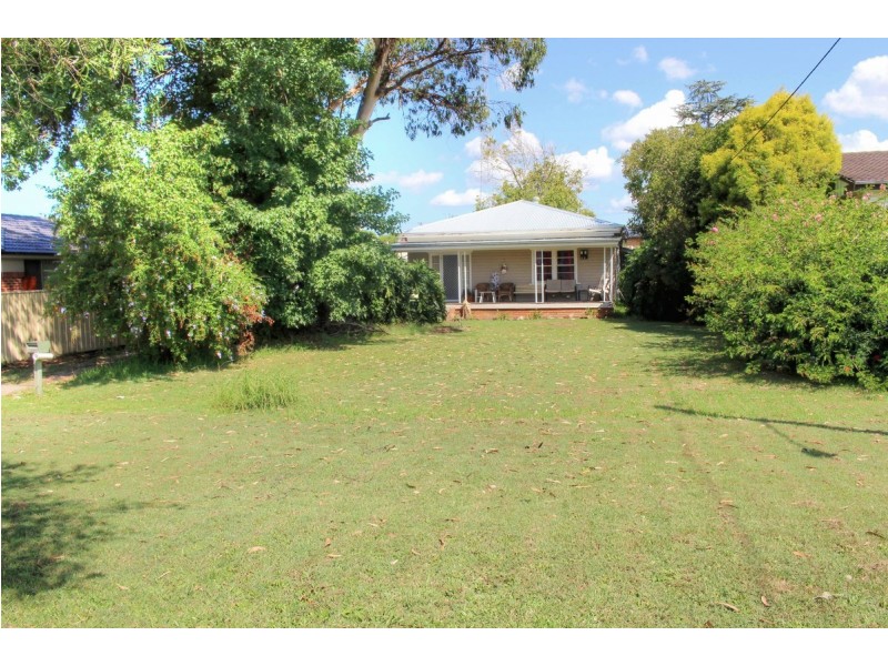 42 Maitland Road, Kurri Kurri NSW 2327