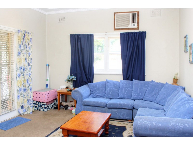 42 Maitland Road, Kurri Kurri NSW 2327