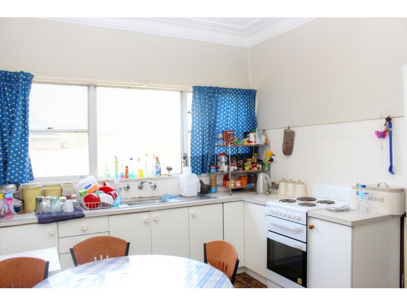 42 Maitland Road, Kurri Kurri NSW 2327