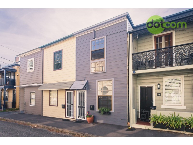 30 Railway Street, Cooks Hill NSW 2300