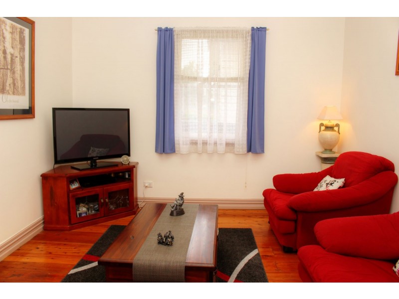 82 Seaham Street, Holmesville NSW 2286