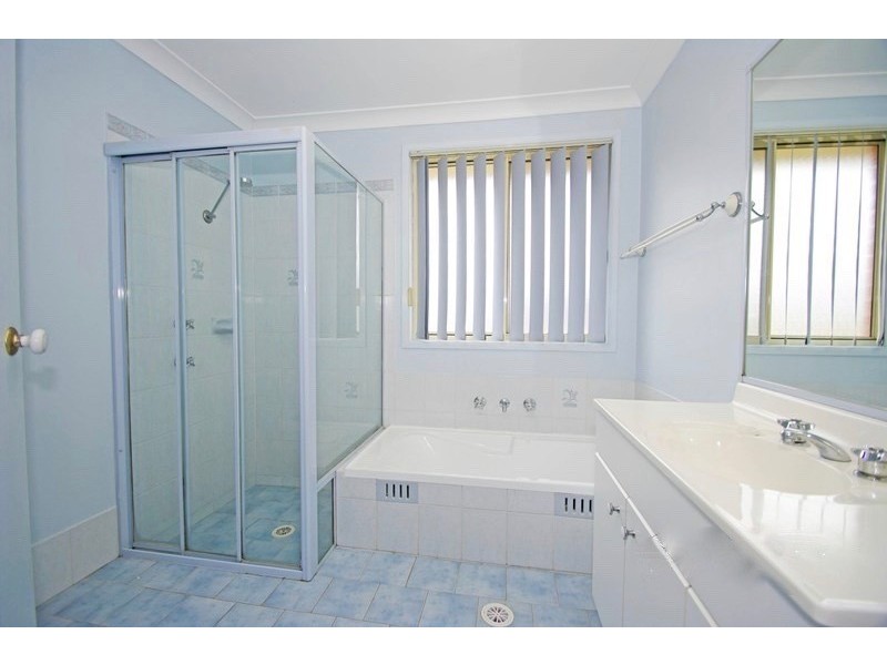 4 Cornus Circuit, Cameron Park NSW 2285