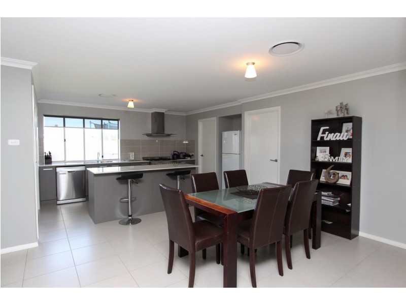 10 Wattlebird Avenue, Cooranbong NSW 2265