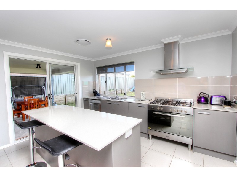 10 Wattlebird Avenue, Cooranbong NSW 2265