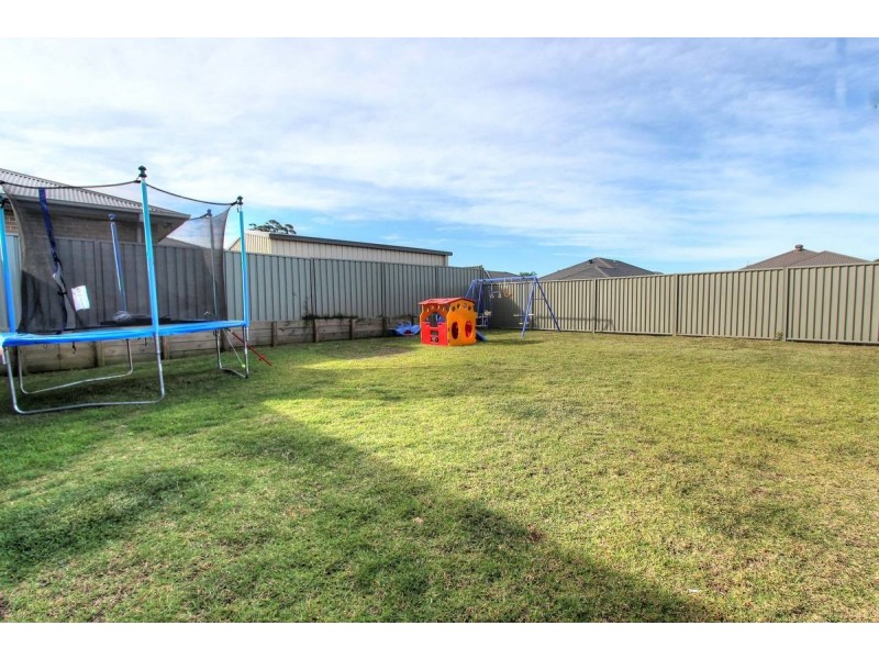 10 Wattlebird Avenue, Cooranbong NSW 2265
