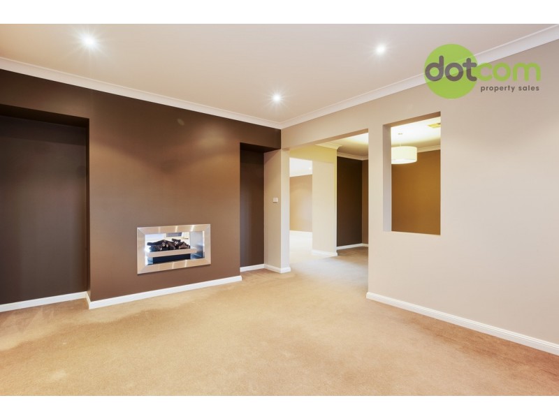 1 Fullford Cove, Aberglasslyn NSW 2320