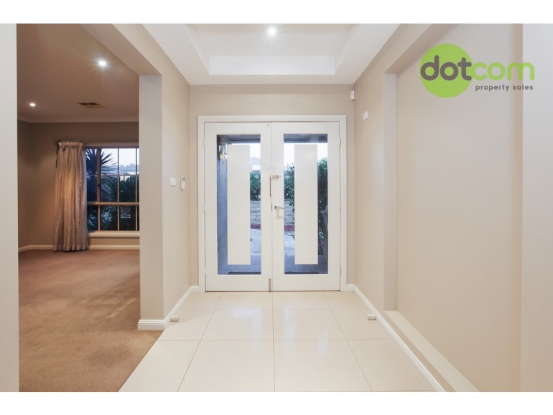 1 Fullford Cove, Aberglasslyn NSW 2320