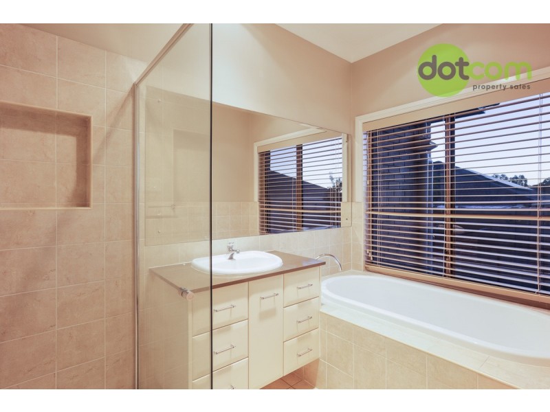 1 Fullford Cove, Aberglasslyn NSW 2320