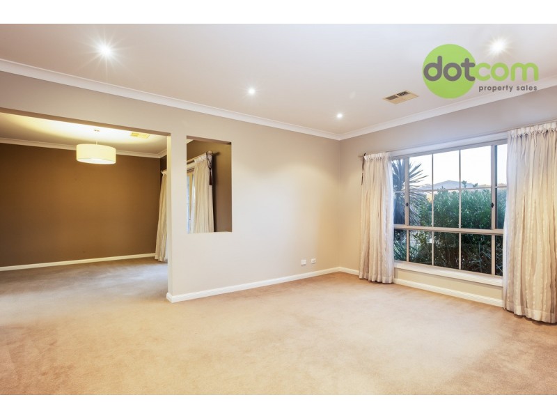 1 Fullford Cove, Aberglasslyn NSW 2320