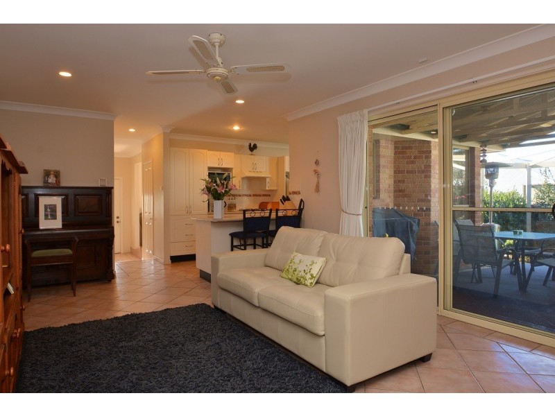 8 Cypress Close, Fletcher NSW 2287