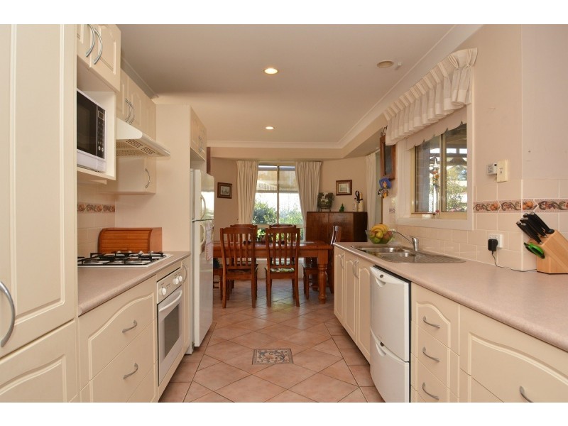 8 Cypress Close, Fletcher NSW 2287