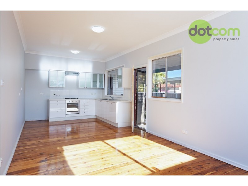 35 Conmurra Circle, Shortland NSW 2307