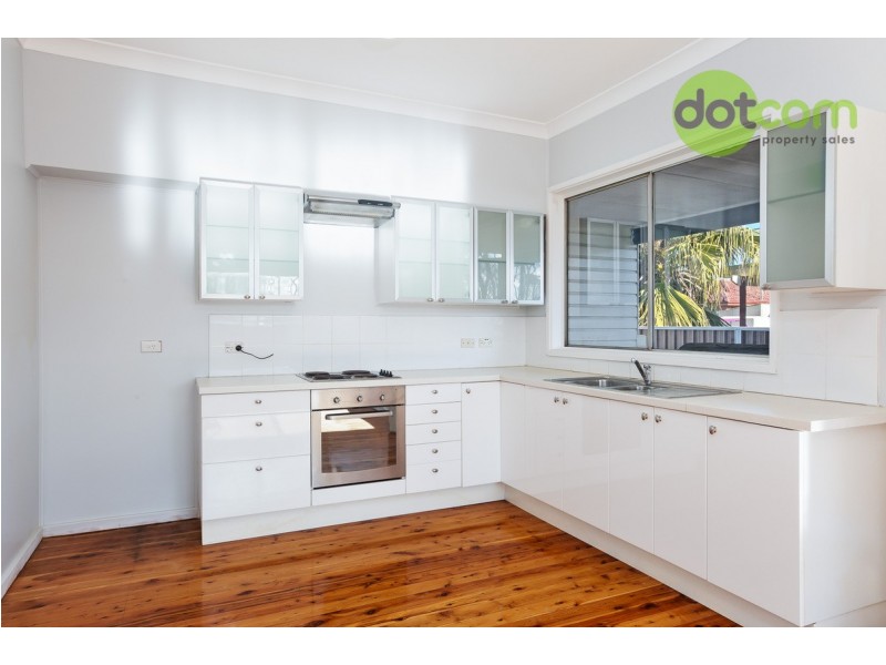 35 Conmurra Circle, Shortland NSW 2307