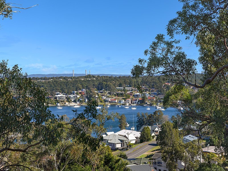 48 Sunlight Parade, Fishing Point NSW 2283