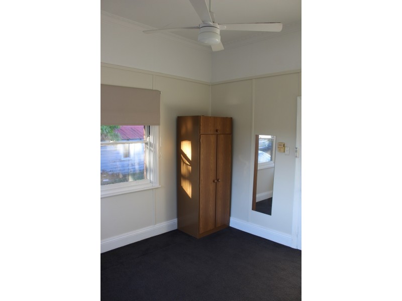 ROOM 4/125 Station Street, Waratah NSW 2298