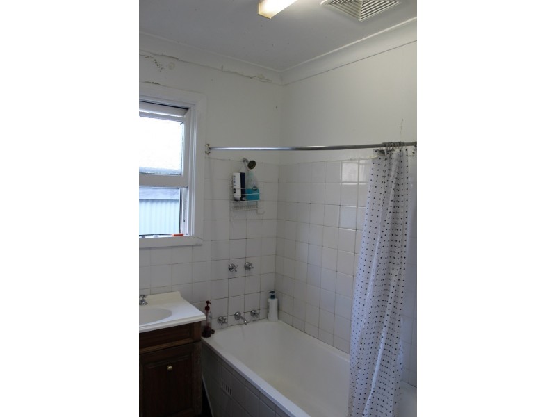 ROOM 4/125 Station Street, Waratah NSW 2298