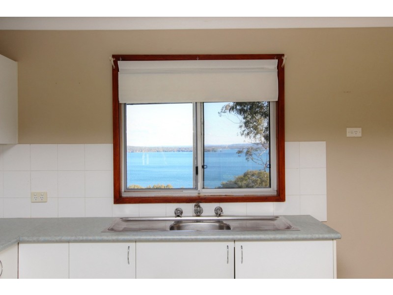 81 Lakeview Road, Wangi Wangi NSW 2267