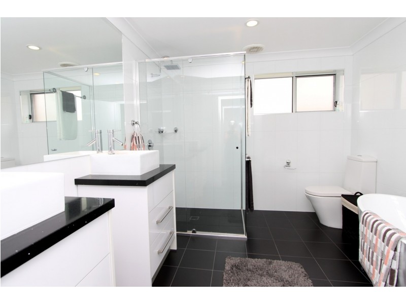 2 Bulgonia Road, Brightwaters NSW 2264