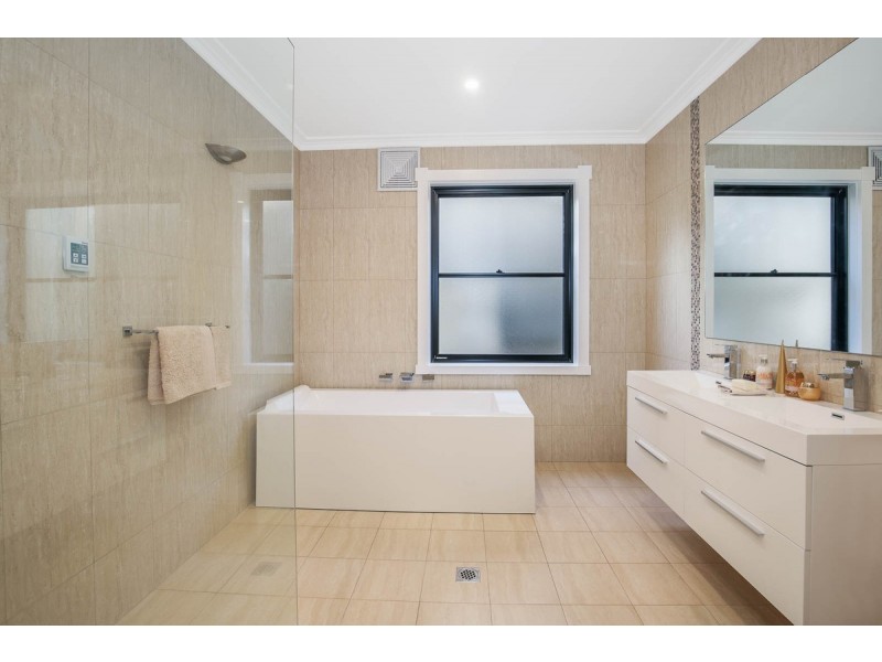 11 Mangalore Drive, Winston Hills NSW 2153