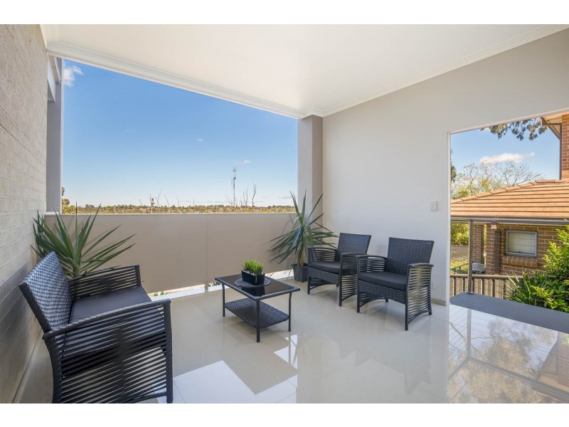 11 Mangalore Drive, Winston Hills NSW 2153