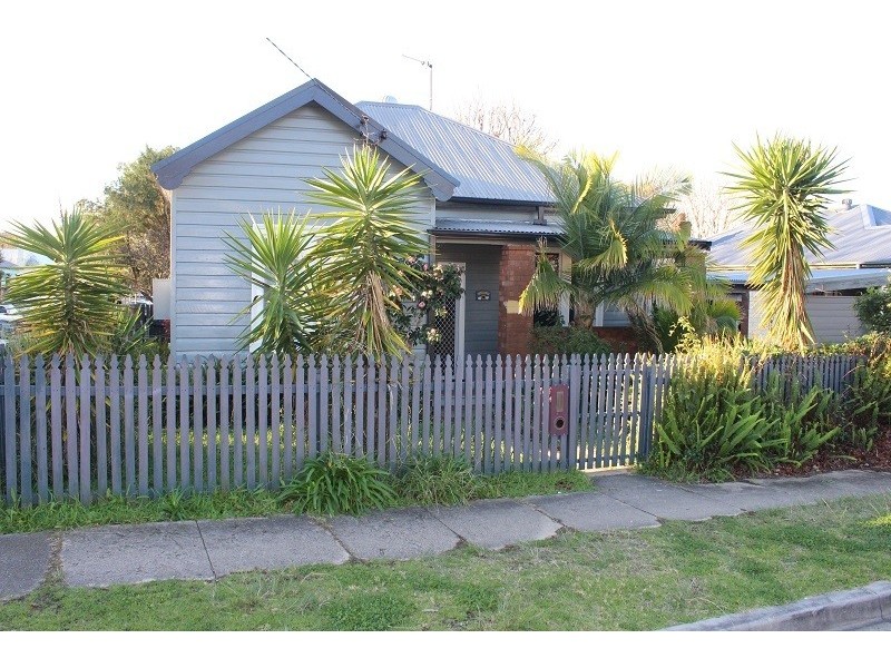 Room 2/125 Station Street, Waratah NSW 2298