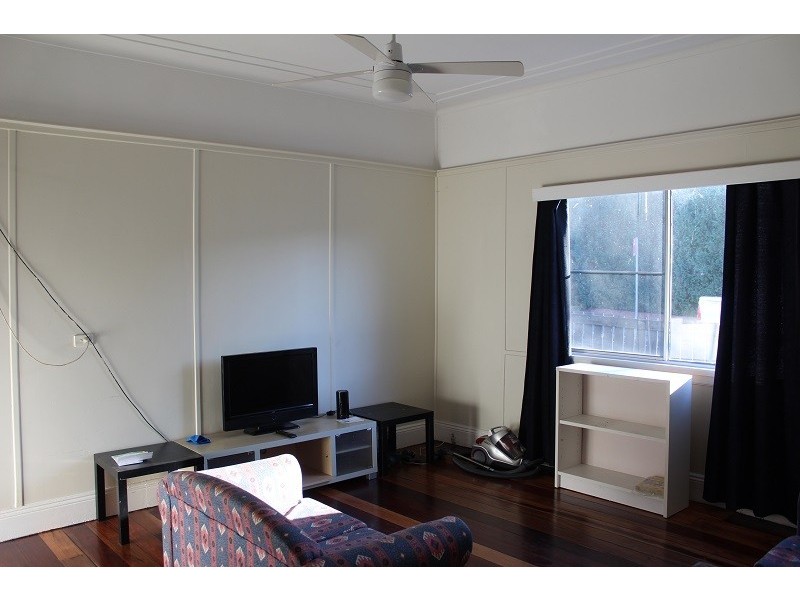 Room 2/125 Station Street, Waratah NSW 2298