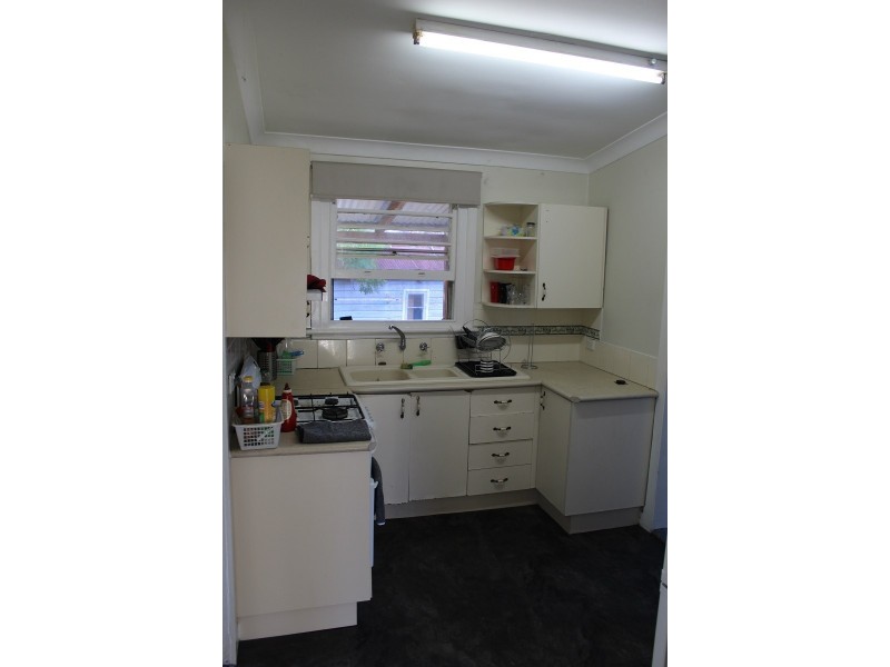 Room 2/125 Station Street, Waratah NSW 2298