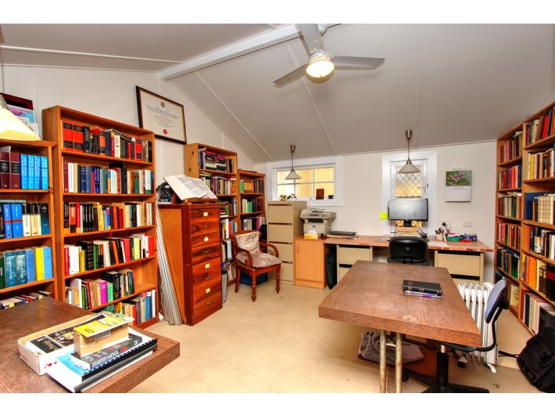 671 Freemans Drive, Cooranbong NSW 2265