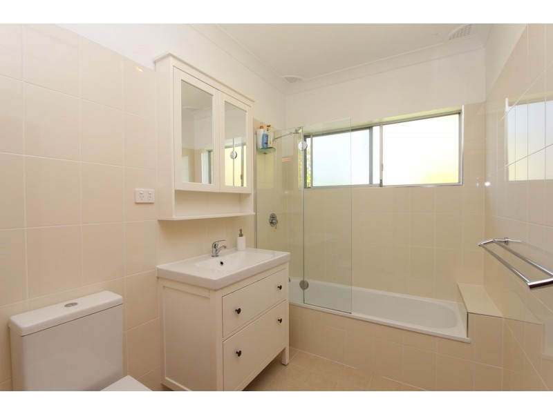 4  Harrison Street, Warners Bay NSW 2282