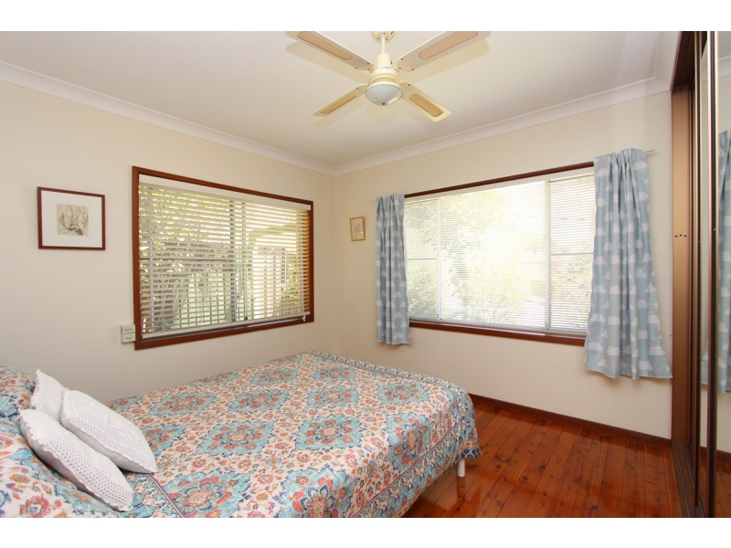 4  Harrison Street, Warners Bay NSW 2282