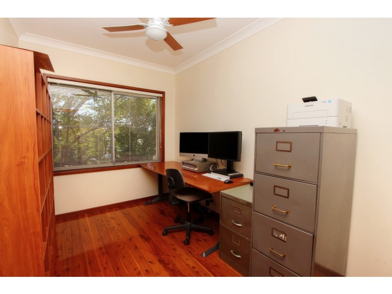 4  Harrison Street, Warners Bay NSW 2282