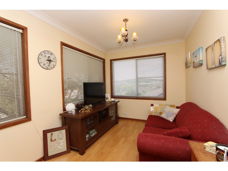 4  Harrison Street, Warners Bay NSW 2282