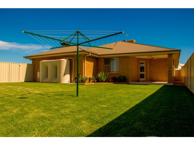 32 Salter Drive, Dubbo NSW 2830