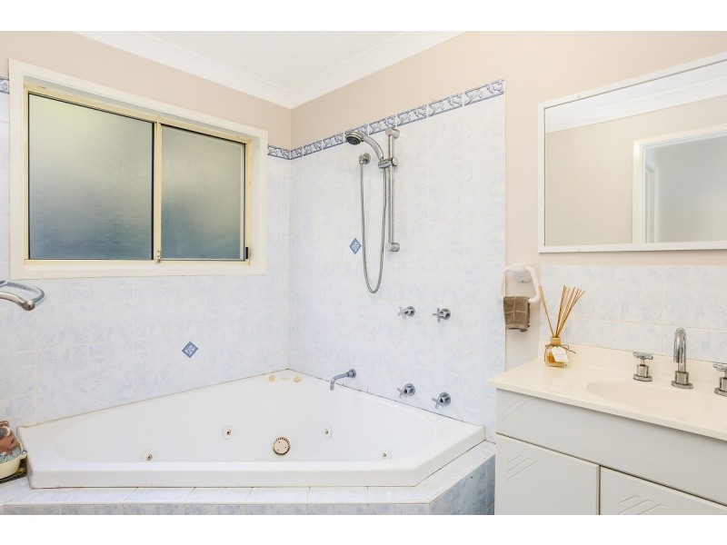 10 Hambelton Court, Valentine NSW 2280