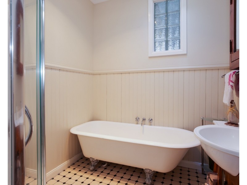 16 Hillsborough Road, Charlestown NSW 2290