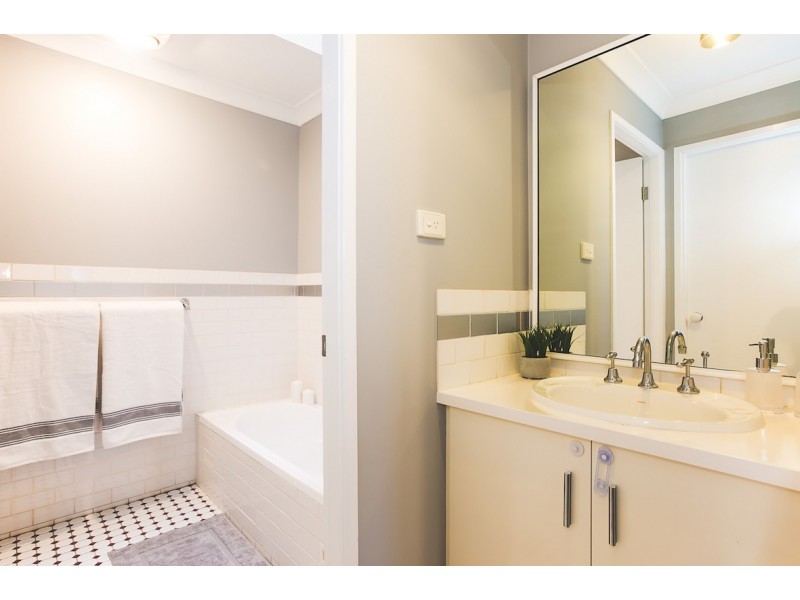 1/21 Olearia Crescent, Warabrook NSW 2304