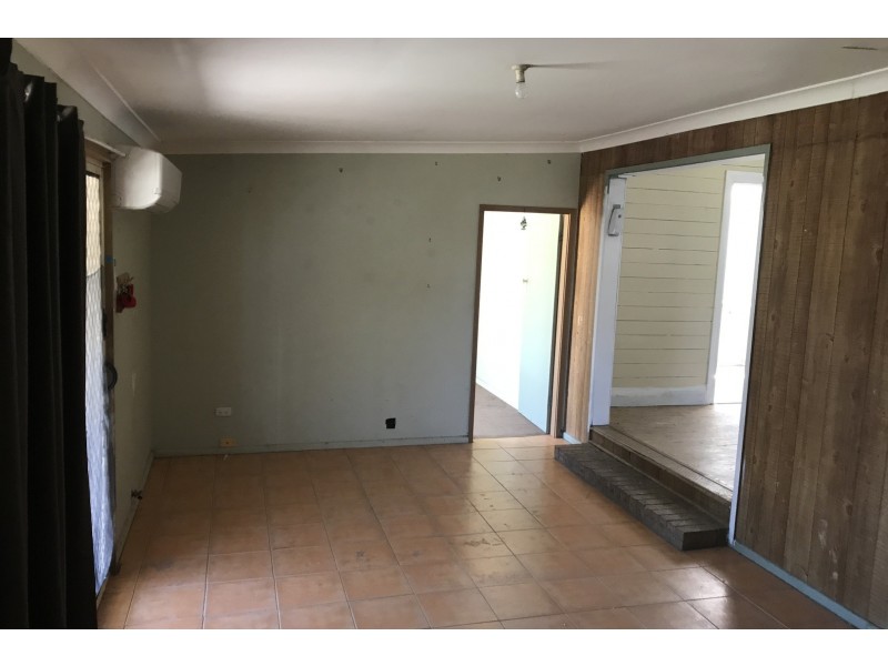 17 Yalcogran Street, Mendooran NSW 2842