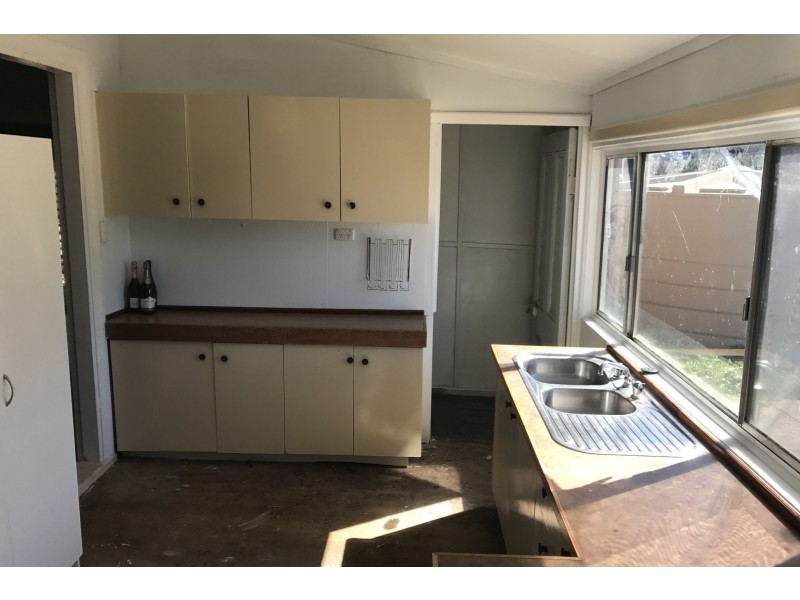 17 Yalcogran Street, Mendooran NSW 2842