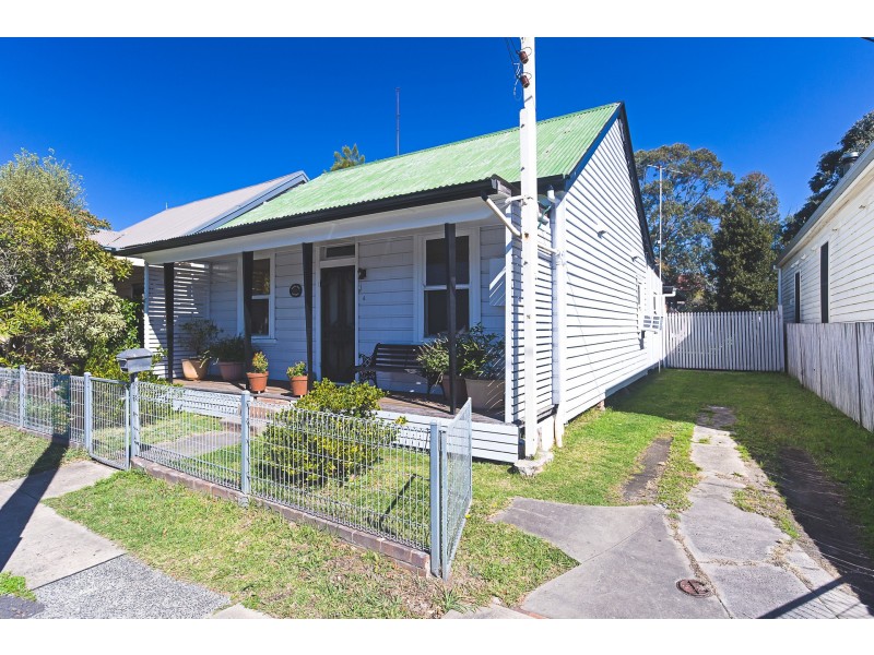 4 Dulling Street, Waratah NSW 2298