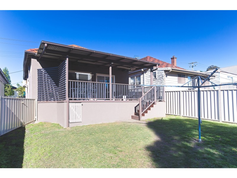 114 Woodstock Street, Mayfield NSW 2304