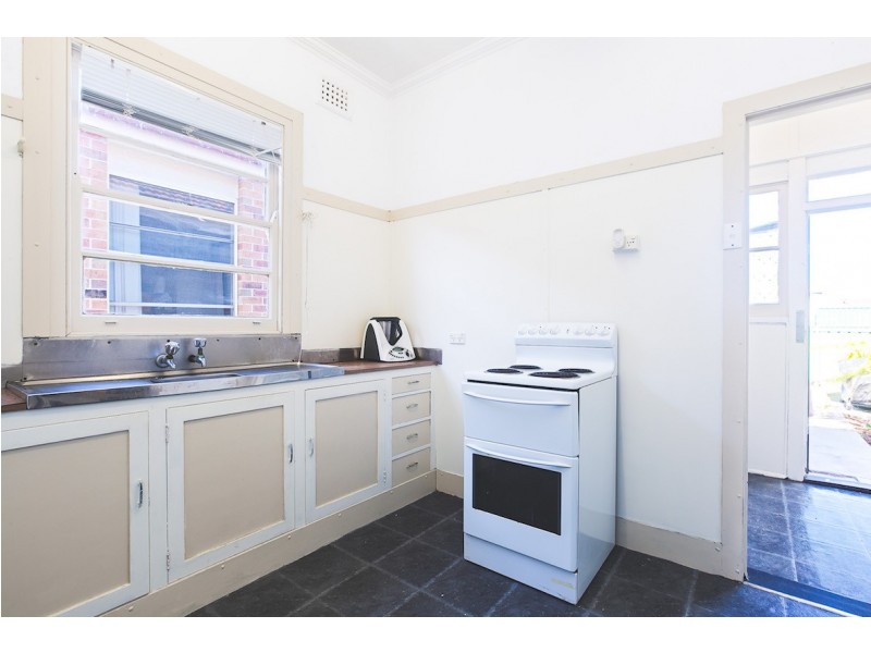 18 Baker Street, Mayfield NSW 2304