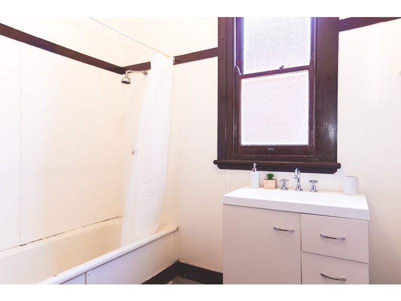 18 Baker Street, Mayfield NSW 2304