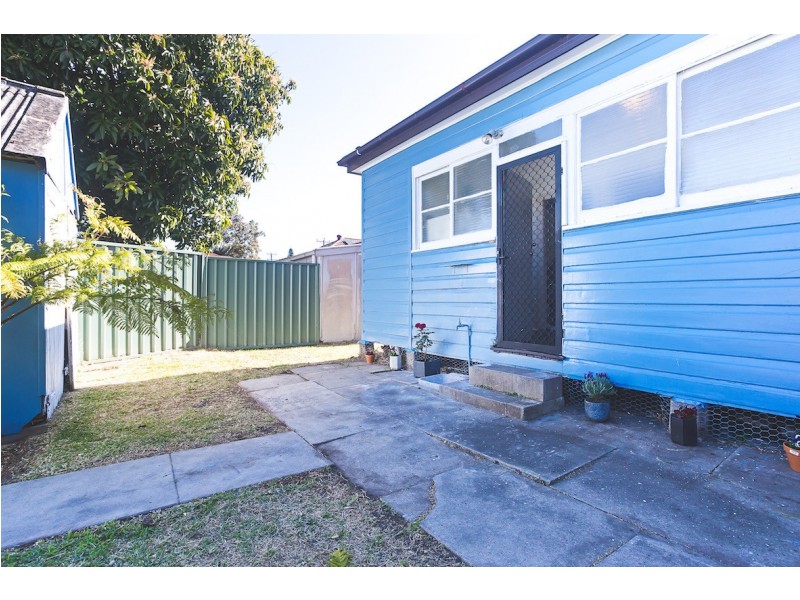 18 Baker Street, Mayfield NSW 2304