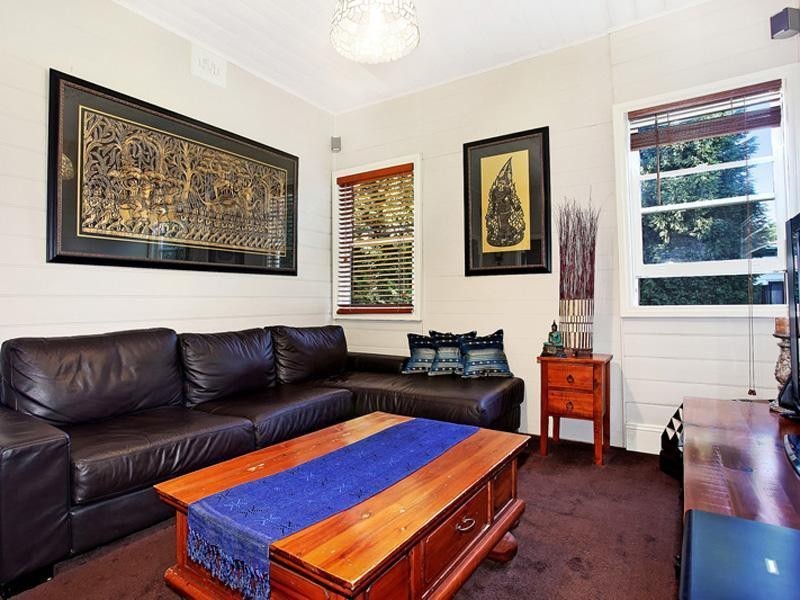 2 Dulling Street, Waratah NSW 2298