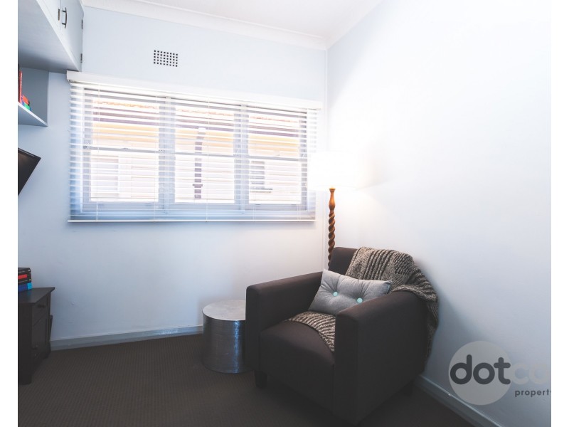 77 Medcalf Street, Warners Bay NSW 2282